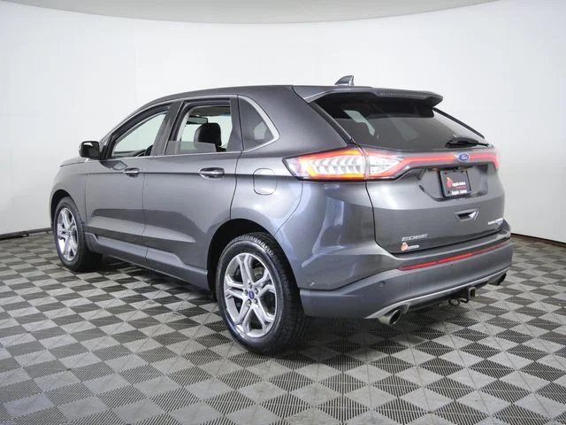 Used 2015  Ford Titanium image 4