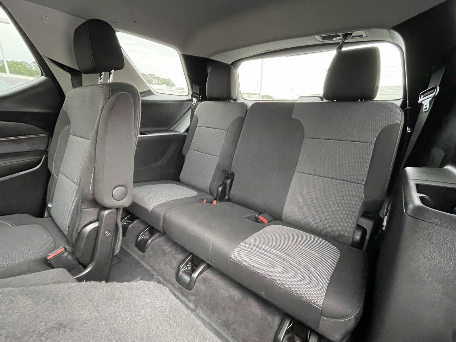 Used 2019 Summit White Chevrolet LT Cloth image 10