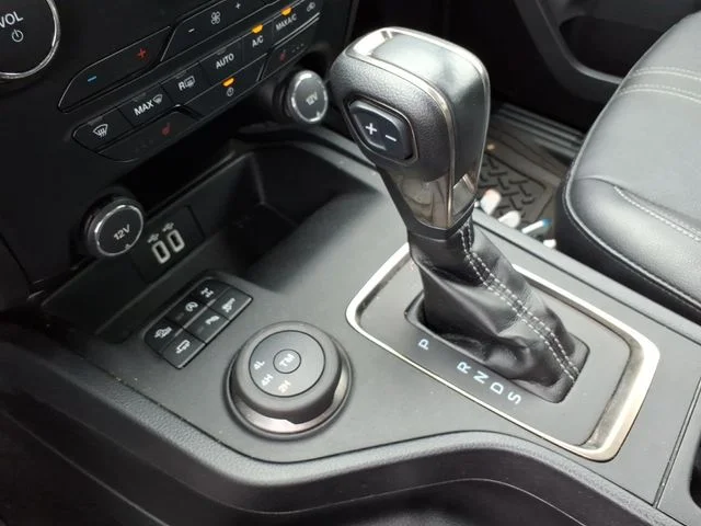 Used 2019 Black Ford Lariat image 28