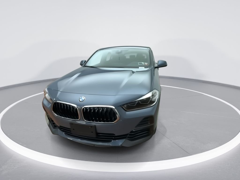 Used 2022  BMW xDrive28i image 3