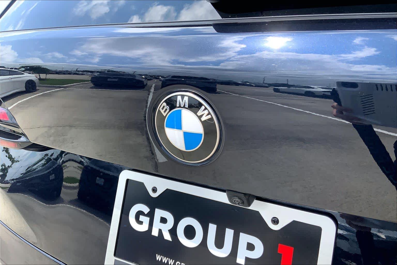 Used 2025 Carbon Black Metallic BMW sDrive40i image 30