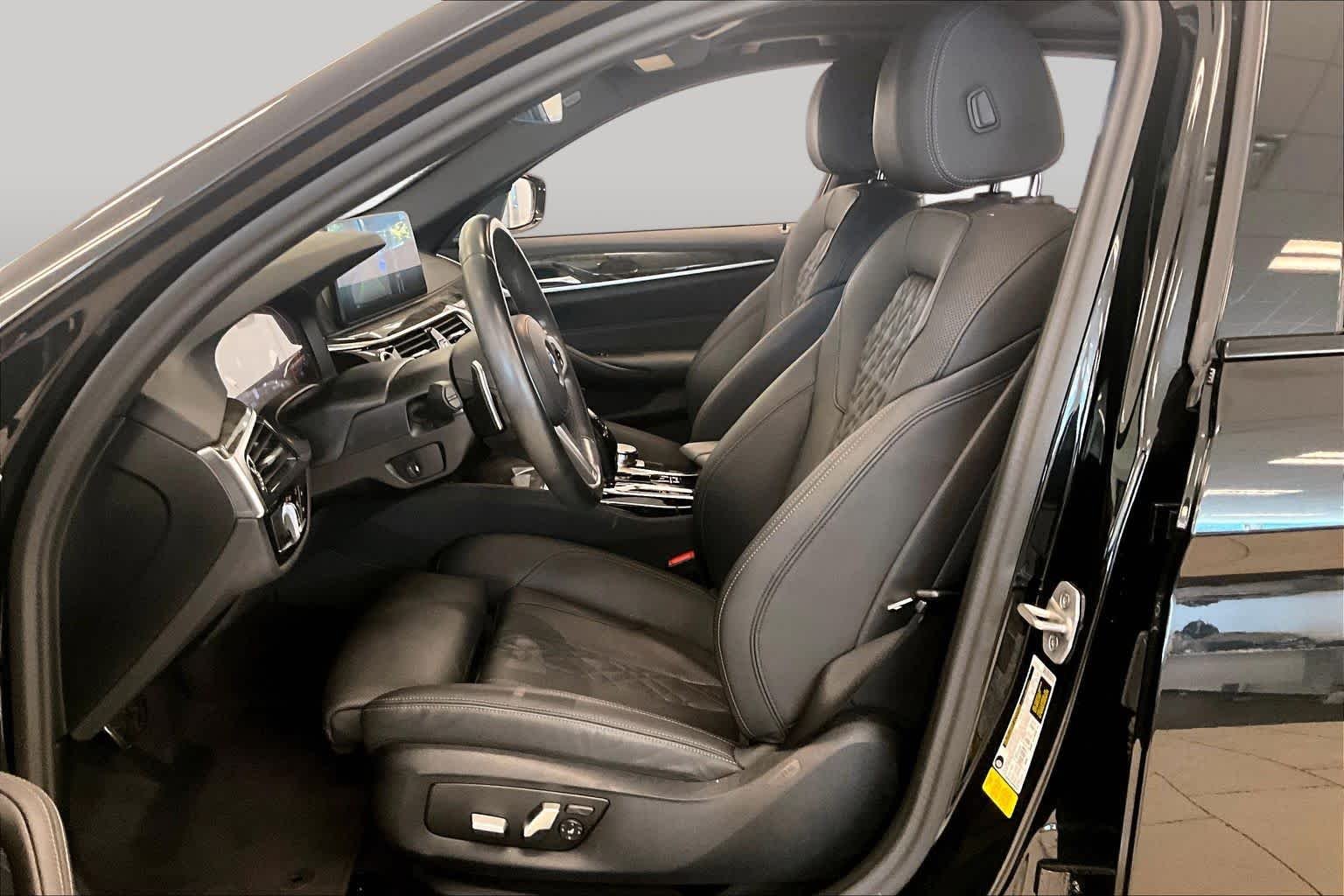 Used 2023 Black Sapphire Metallic BMW 530i image 7