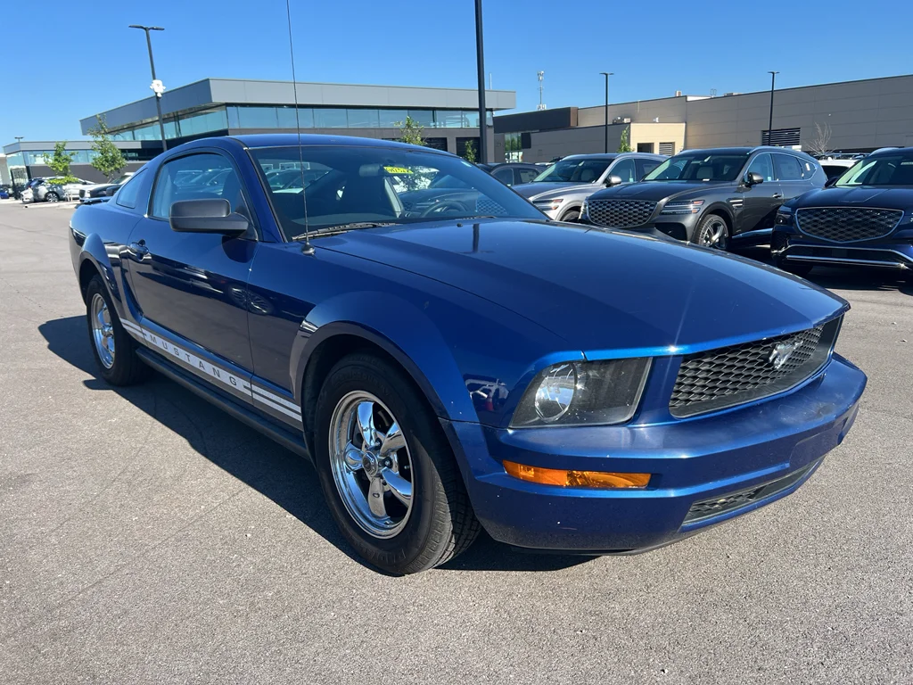 2007 Ford Mustang V6 Deluxe's photo