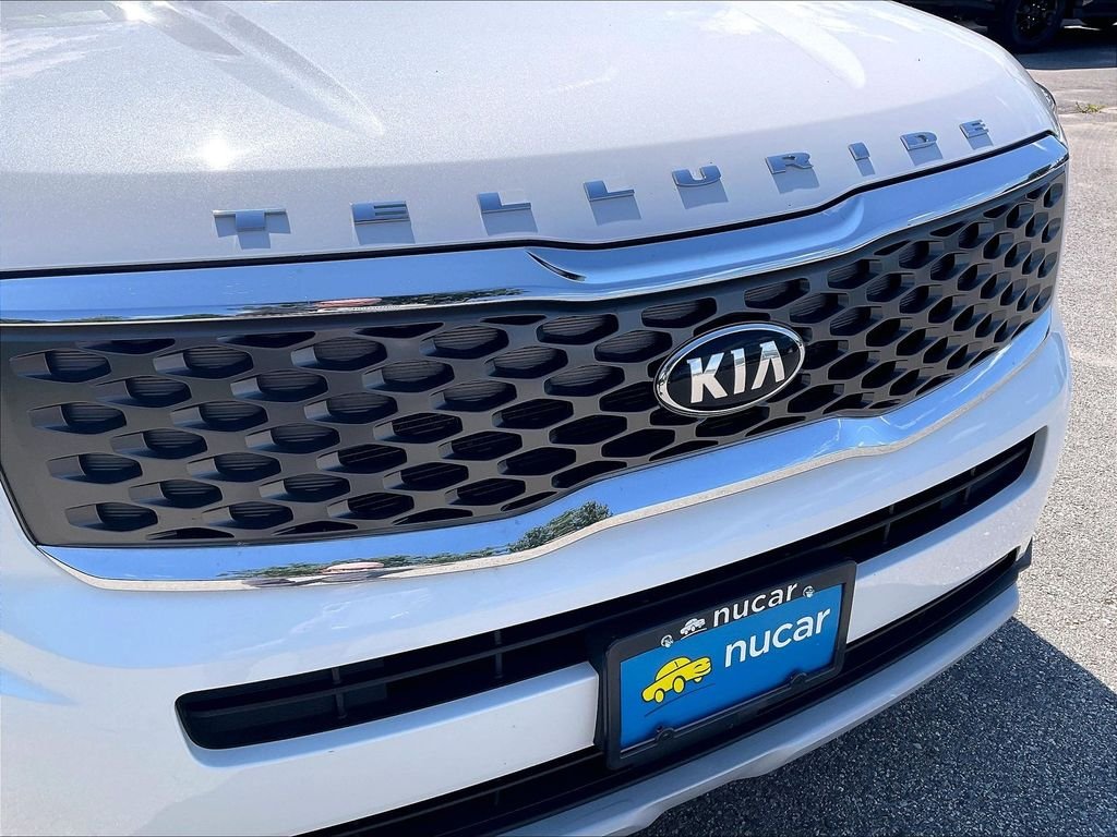 Used 2020 Snow White Pearl Kia LX image 30