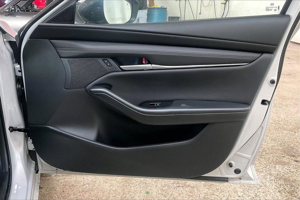2025 MAZDA MAZDA3 - Image 23