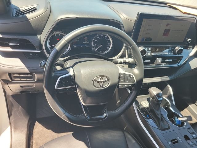 Used 2023 Beige Toyota Limited image 30