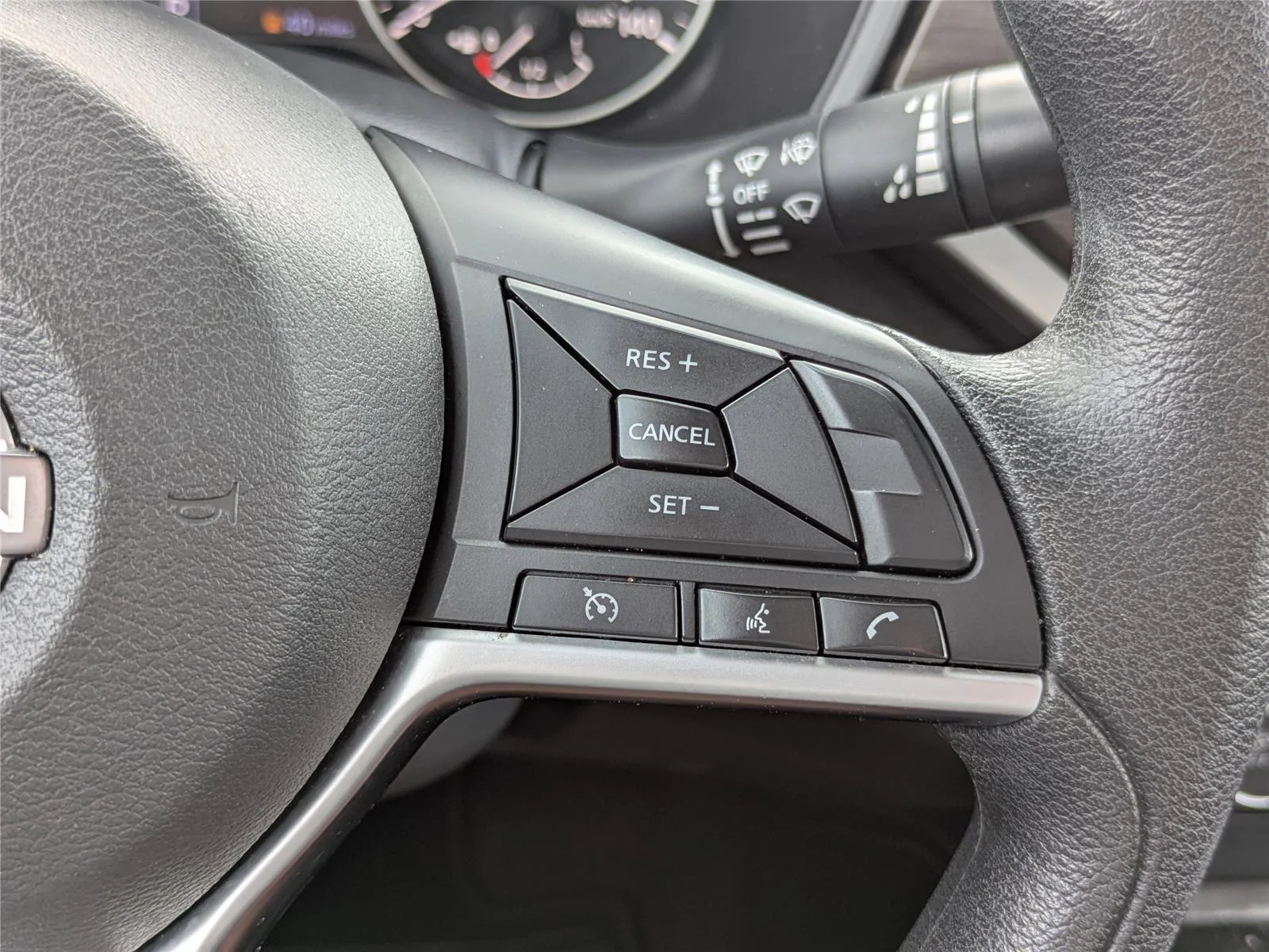 Used 2023 Brilliant Silver Metallic Nissan 2.5 SV image 30