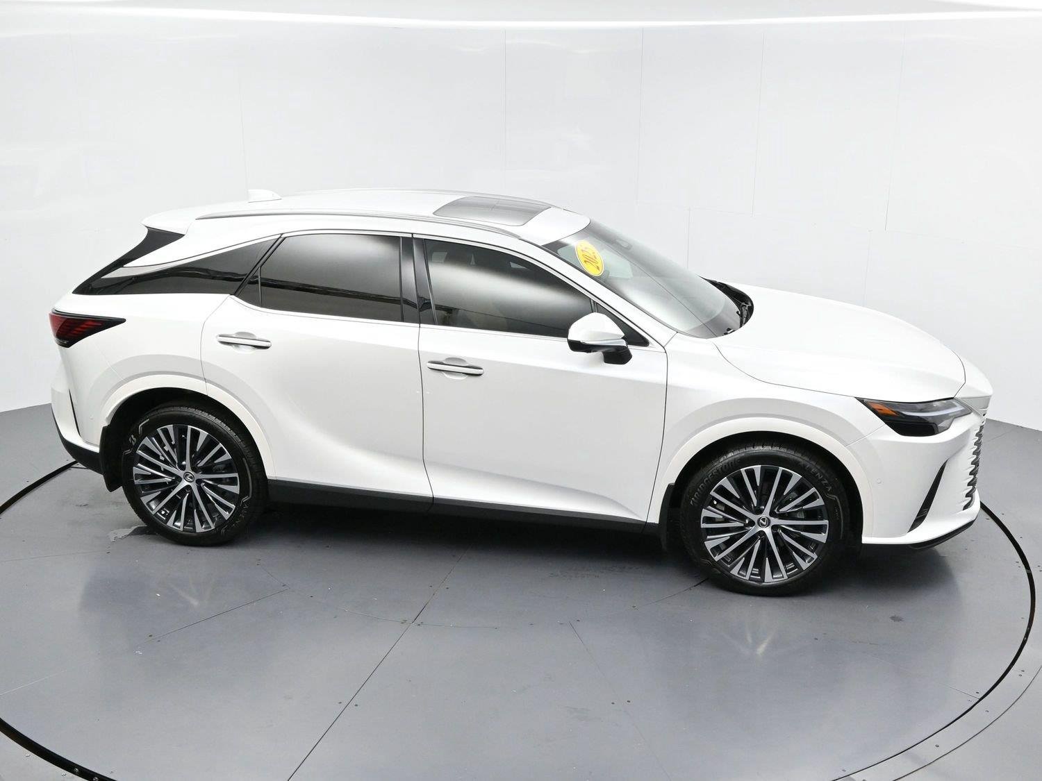 Used 2025 White Lexus RX 350 image 43