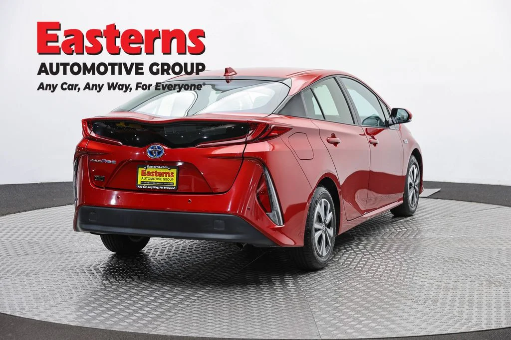 Used 2018 Red Toyota Advanced image 5