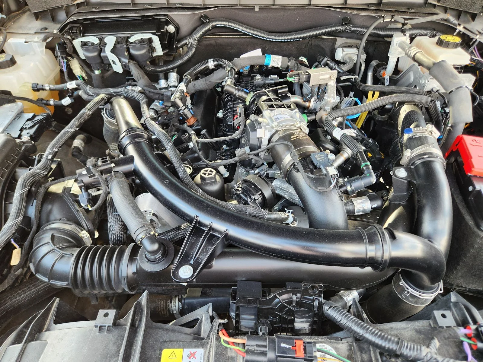 Used 2024 Gray Ford Wildtrak image 31