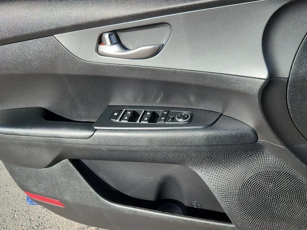 Used 2020 Deep Sea Blue Kia LXS image 8