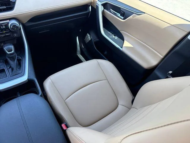 Certified Used 2025 RED MC. Toyota XLE Premium image 58