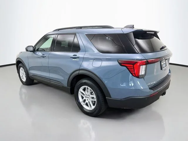 New 2027 Vapor Blue Metallic Ford Active image 5