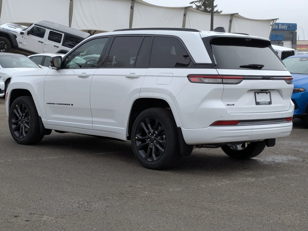 New 2026 White Jeep Limited Reserve - - 4x4 - Panoramic Sunroof - Nappa Leather - Ventilated Seats & More! image 5