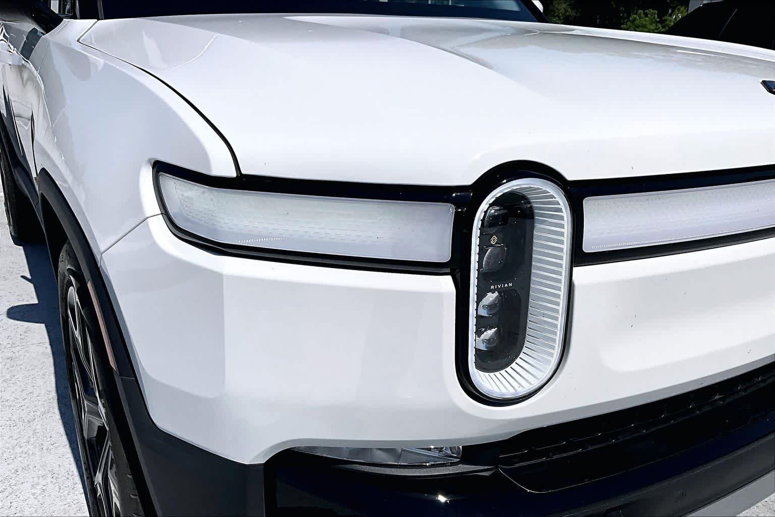 Used 2024 Glacier White Rivian Adventure image 25