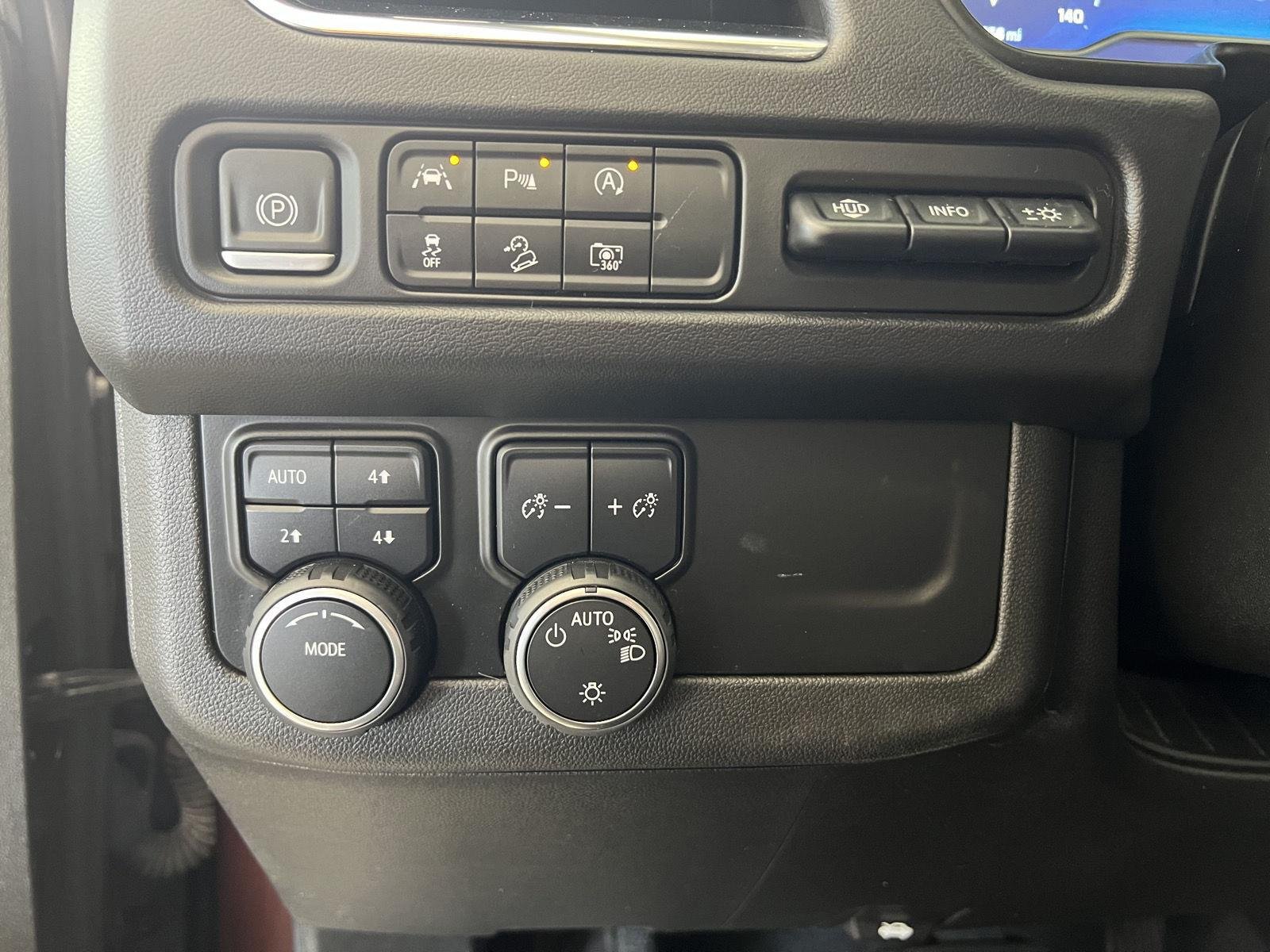 Used 2023 Auburn Metallic Chevrolet Premier image 12