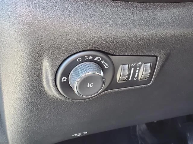Used 2026 Bright White Clearcoat Jeep Trailhawk image 9
