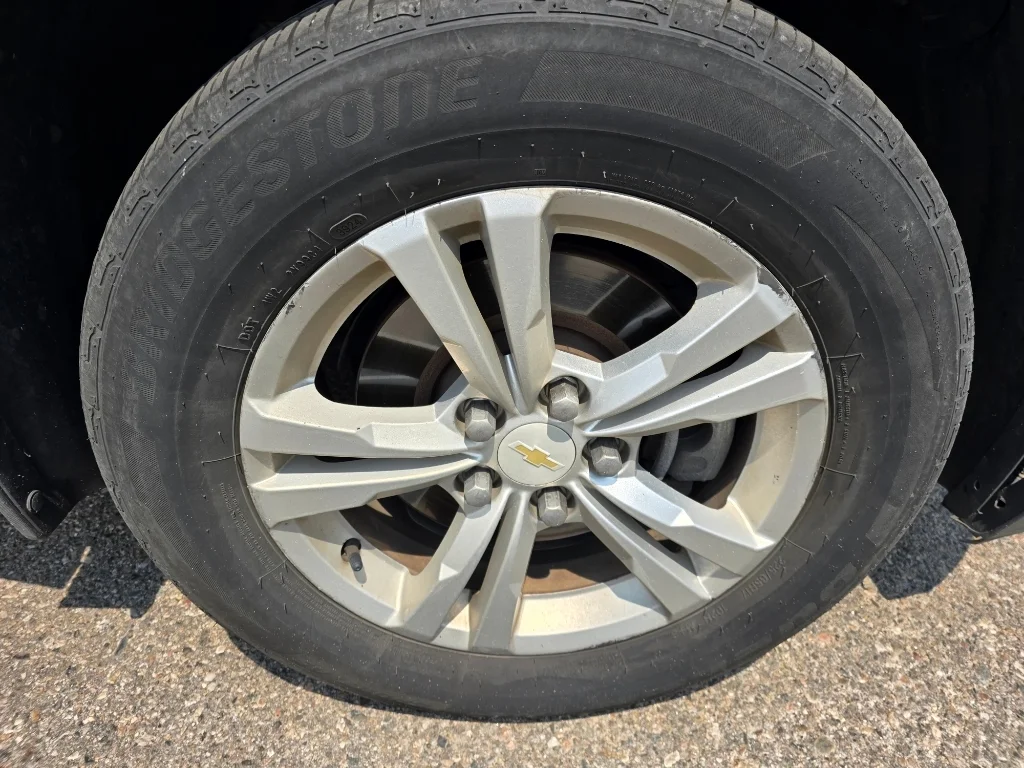 Used 2013 Ashen Gray Metallic Chevrolet LS image 9