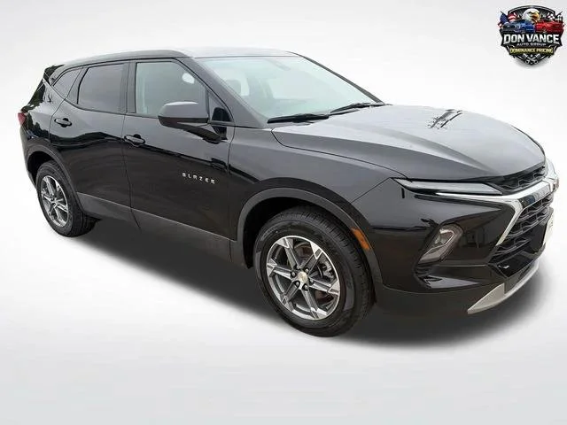 Used 2025 Black Chevrolet LT image 8