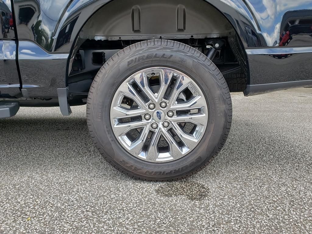 New 2026 Agate Black Metallic Ford XLT image 10