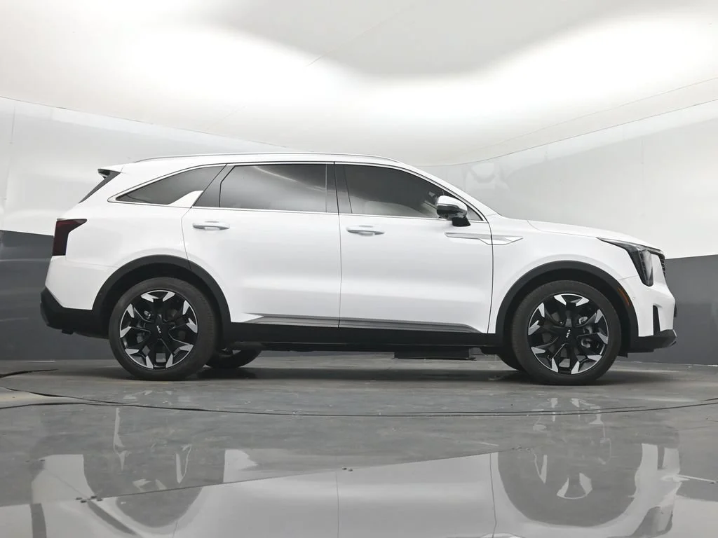 Certified Used 2025 White Kia SX image 16