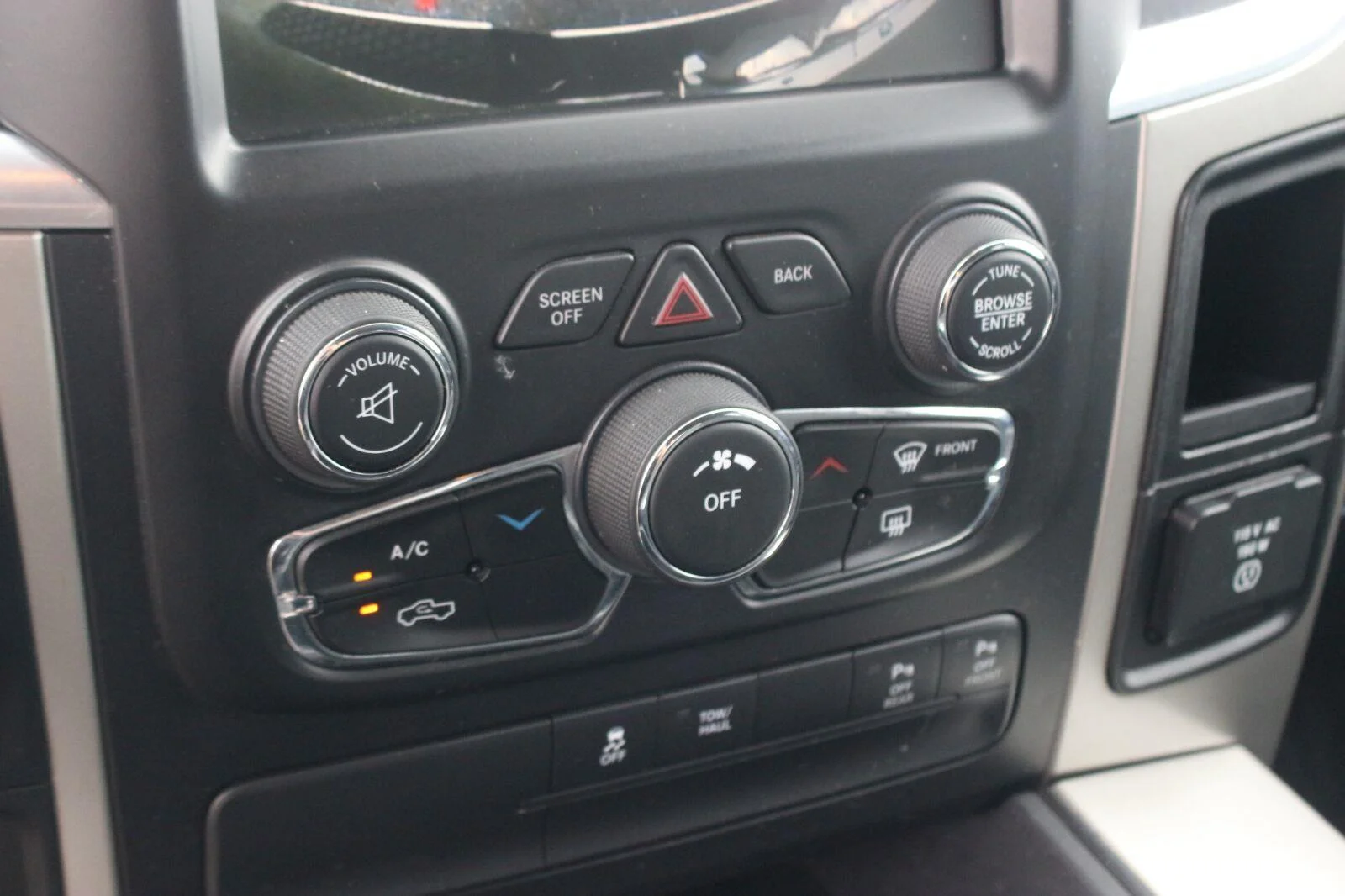 Used 2016 Grey Ram Lone Star image 24