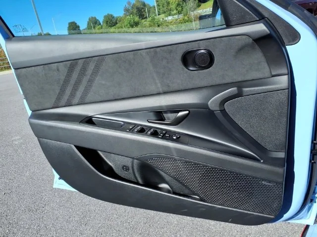Used 2025 Blue Hyundai Base image 28
