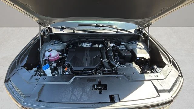 Used 2025 Gray Hyundai SEL image 32