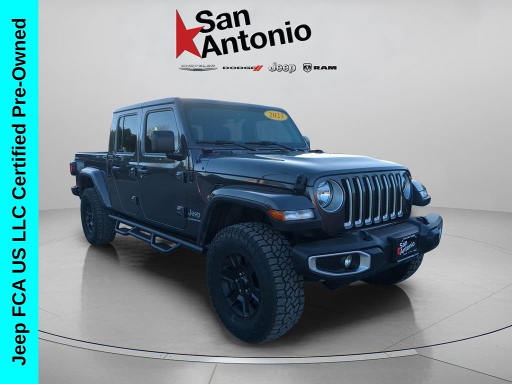 2022 Jeep Gladiator Overland's photo