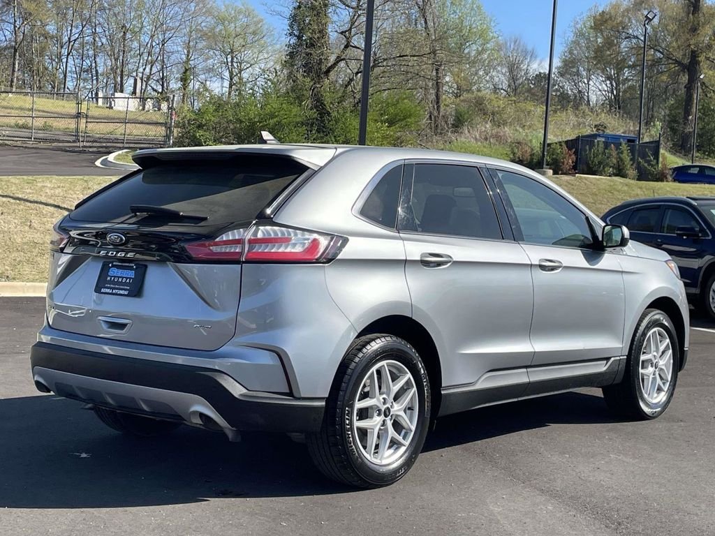 Used 2024 Silver Ford SEL image 3