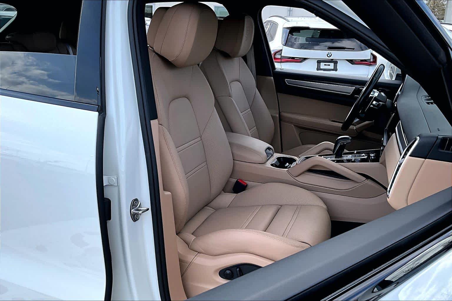 Used 2022 Carrara White Metallic Porsche E-Hybrid image 28