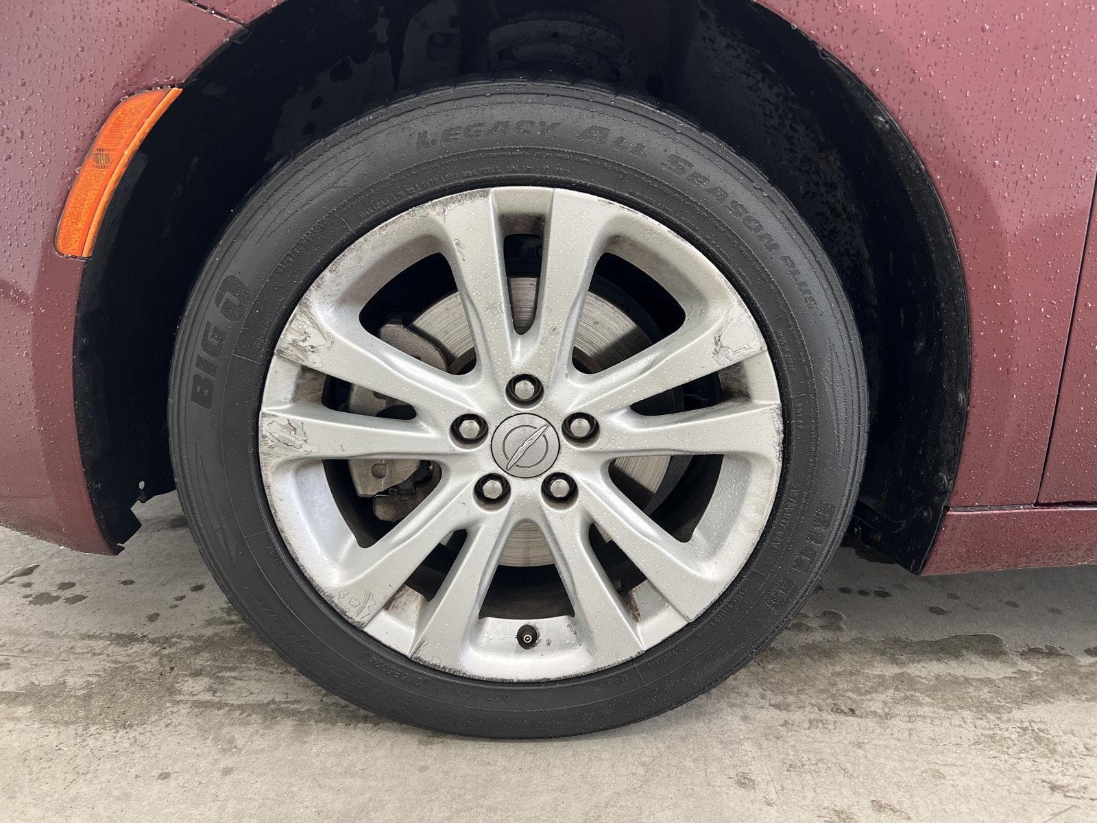 Used 2015 Velvet Red Pearlcoat Chrysler Limited image 7