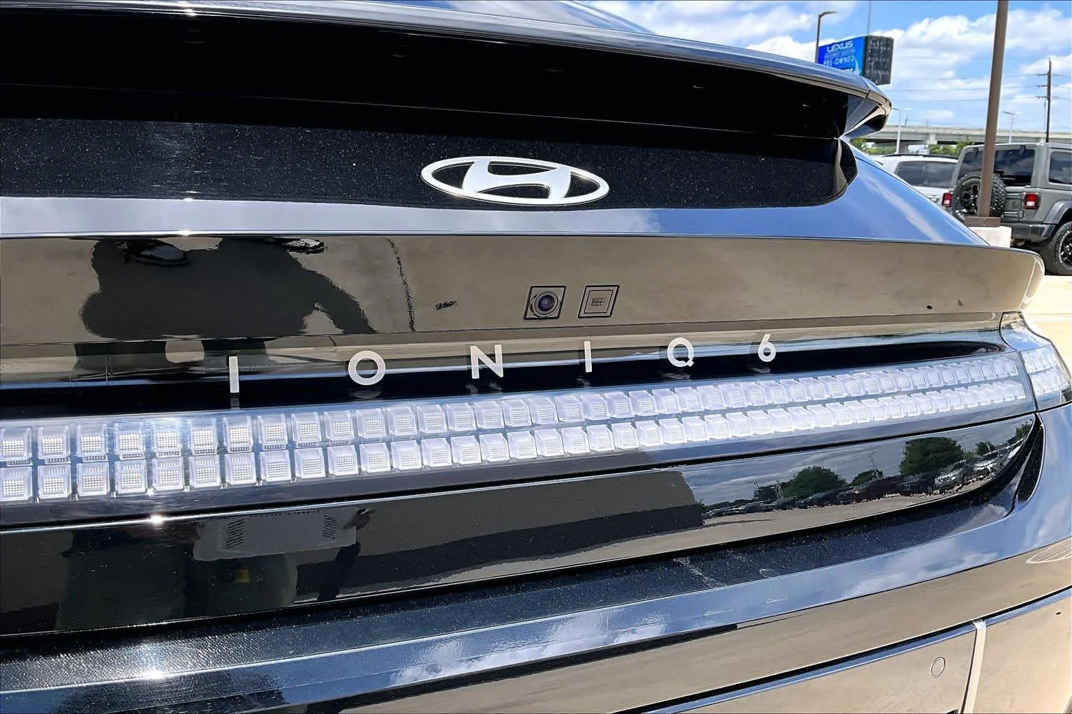 Used 2024 Onyx Black Hyundai SE image 9
