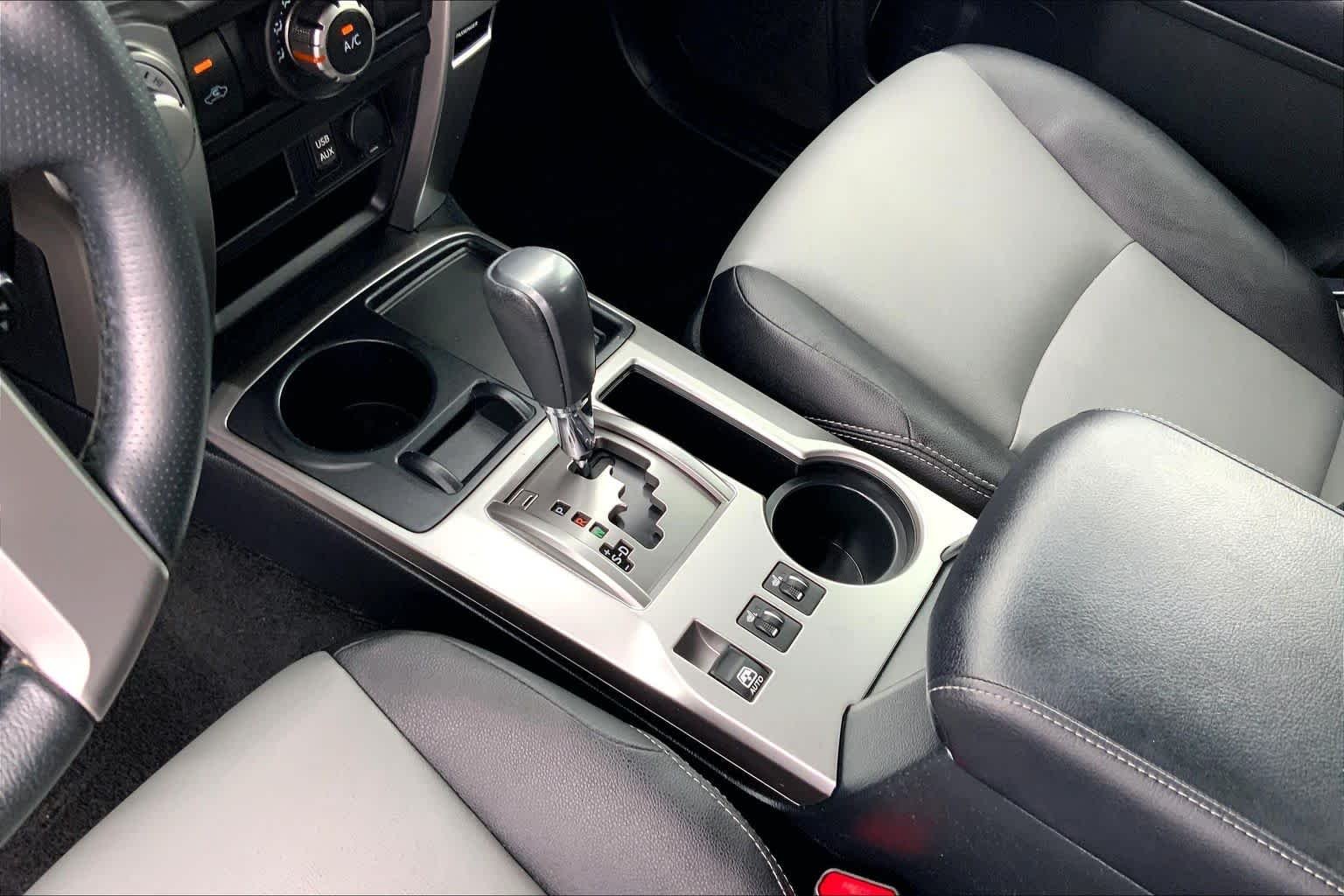 Used 2018 Midnight Black Metallic Toyota SR5 image 15