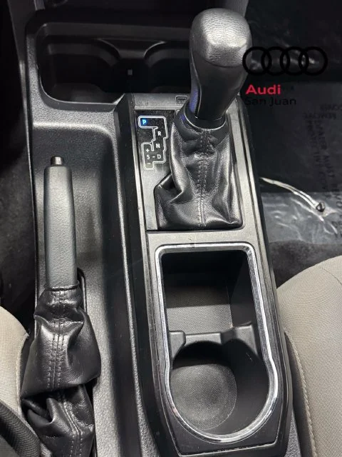 Used 2018 White Toyota SR image 22