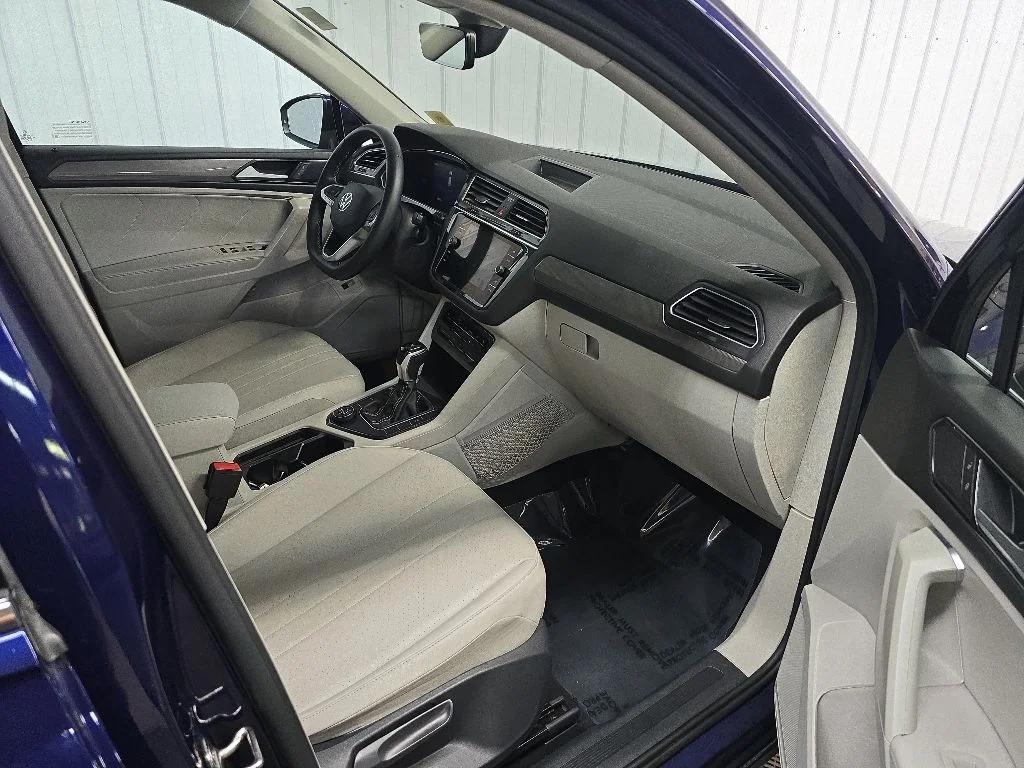 Used 2022 Blue Volkswagen 2.0T SE image 15