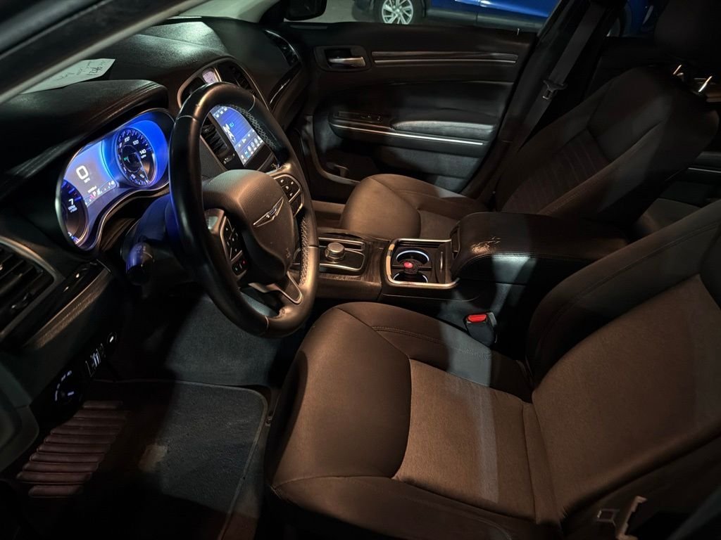 Used 2018 Gray Chrysler Touring image 9