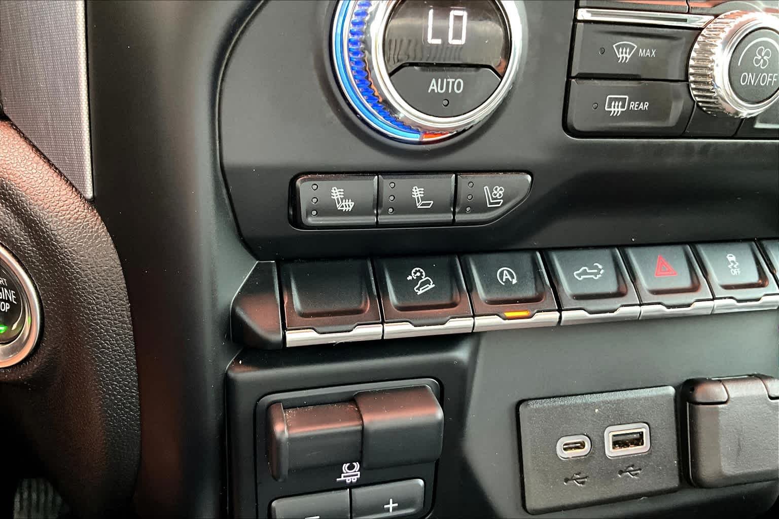 Used 2020 Onyx Black GMC SLT image 36