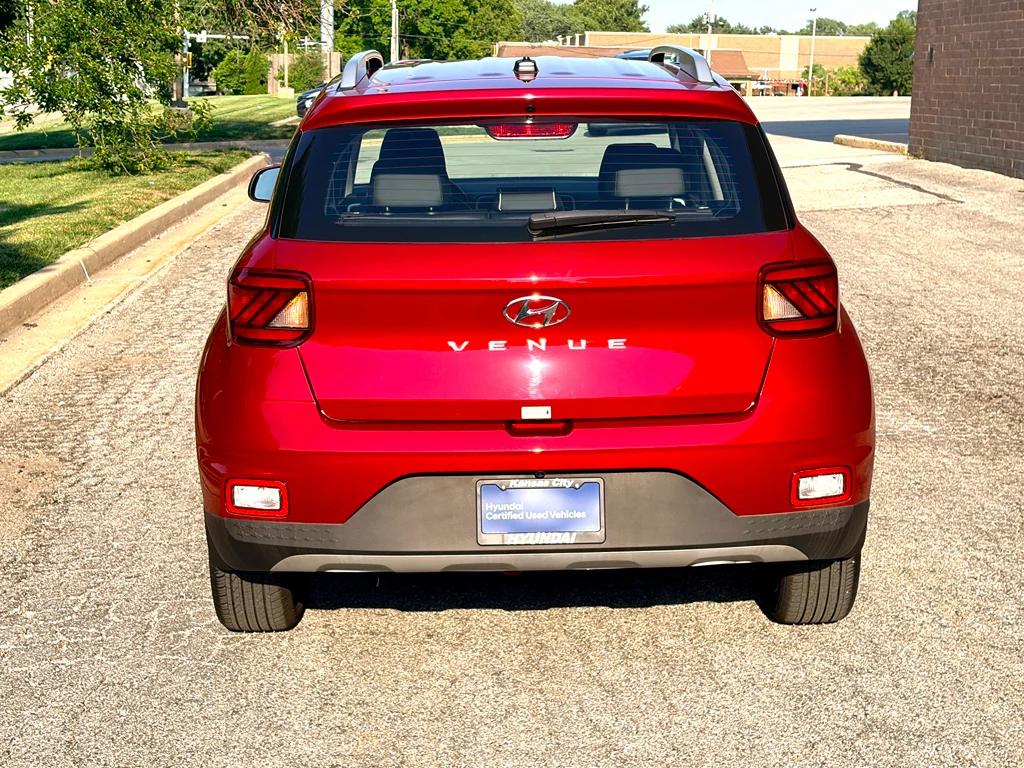 Used 2025 Ultimate Red Hyundai Limited image 4