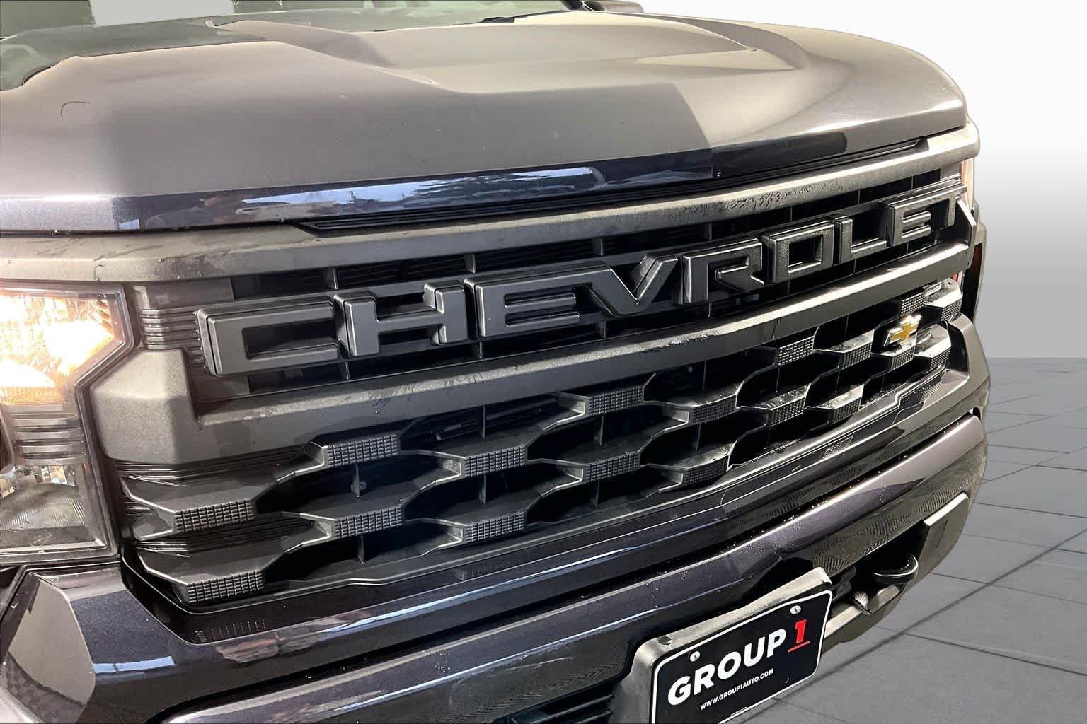 Used 2022 Dark Ash Metallic Chevrolet Custom image 26