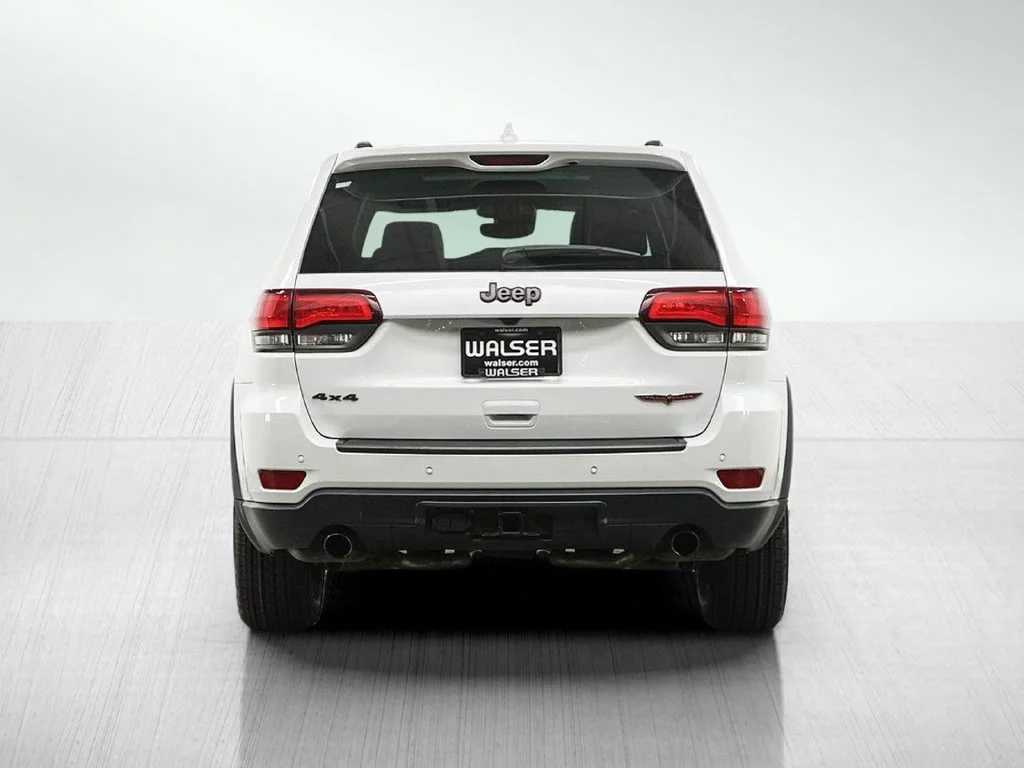 Used 2018 Bright White Clearcoat Jeep Trailhawk image 5