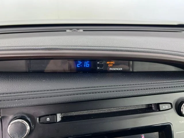 Used 2019 White Toyota LE image 21