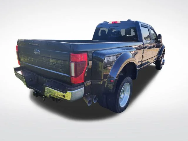 Used 2020  Ford Lariat image 2