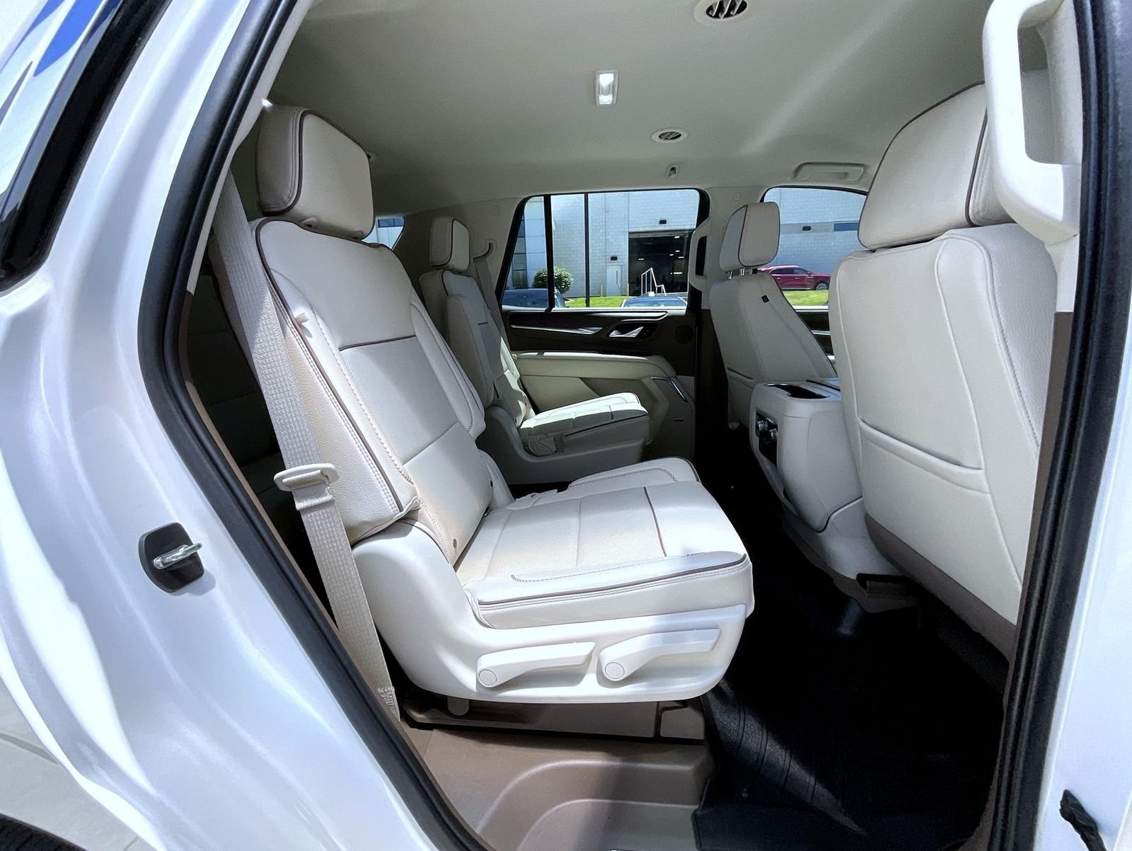 Used 2022 White GMC Denali image 19