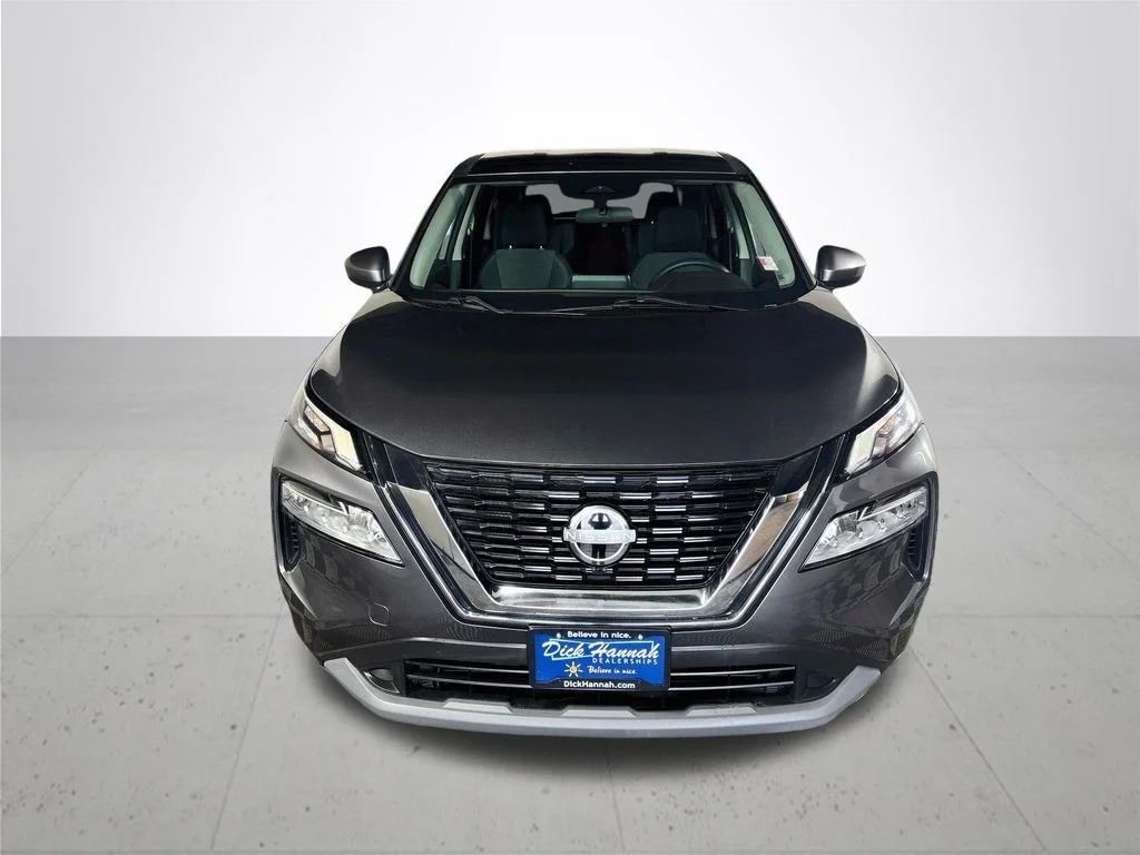 Used 2023 Gray Nissan SV image 3