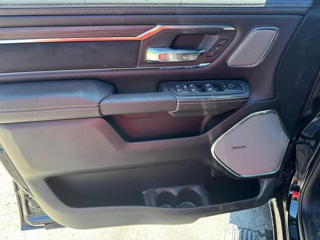 New 2026 Diamond Black Crystal Pearl-Coat Exterior Paint RAM LARAMIE image 20