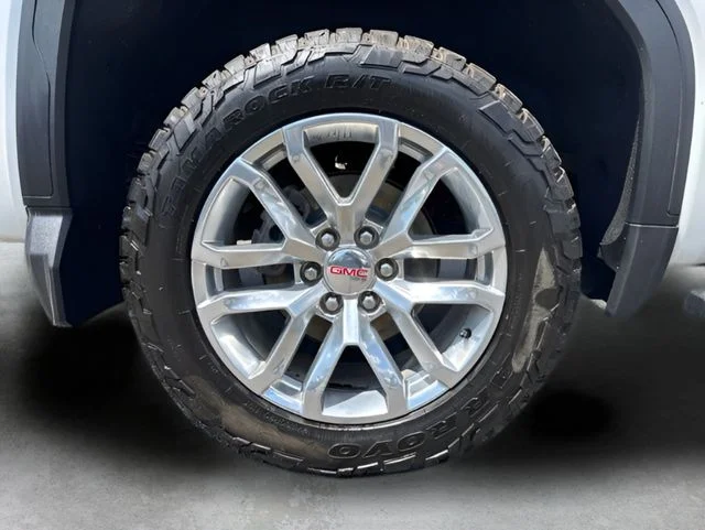 Used 2020 White GMC SLT image 43