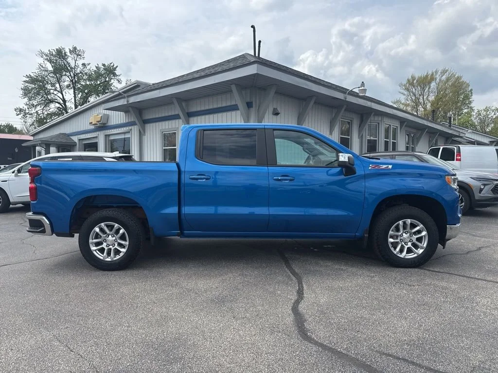 Used 2023 Glacier Blue Metallic Chevrolet LT image 7