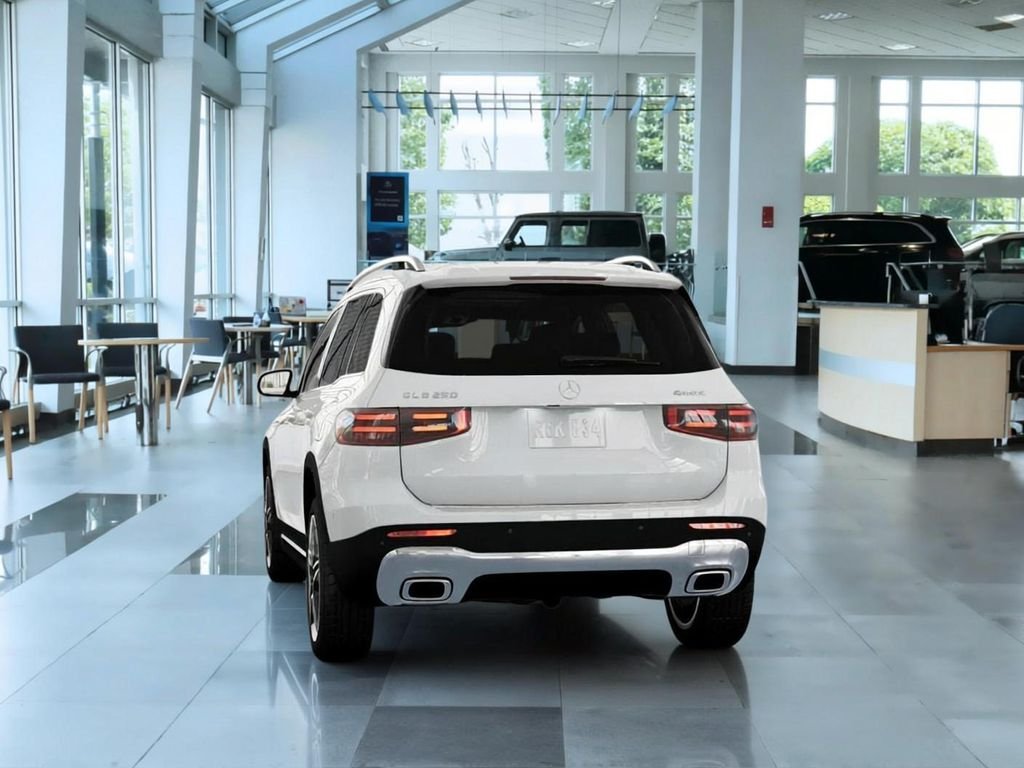 New 2026 Polar White Mercedes-Benz GLB 250 image 25