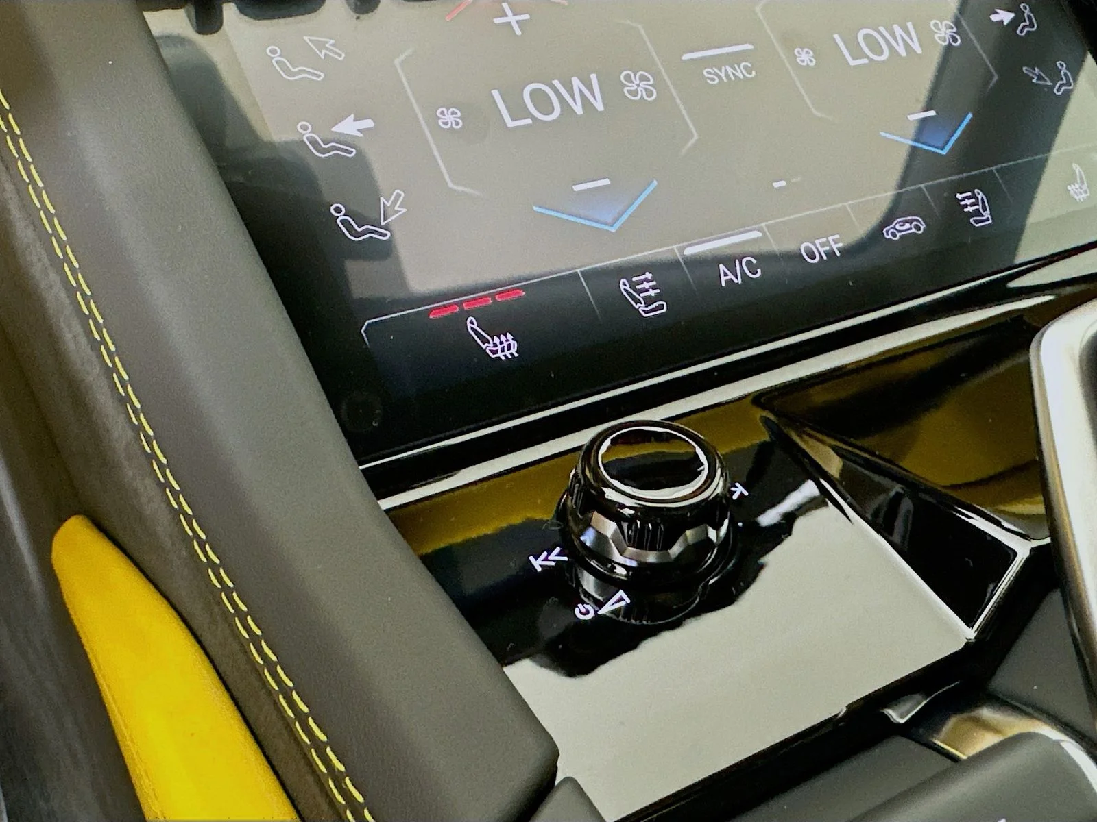 Used 2025 Yellow Lamborghini  image 26